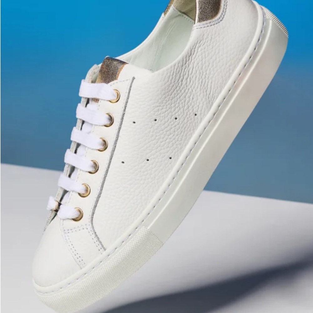 CALLA Top-Grain White w/ Gold Leather Low-Top Sneakers
